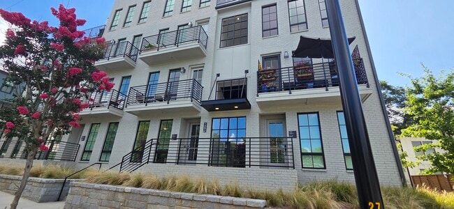Building Photo - 129 Bert Ln SE