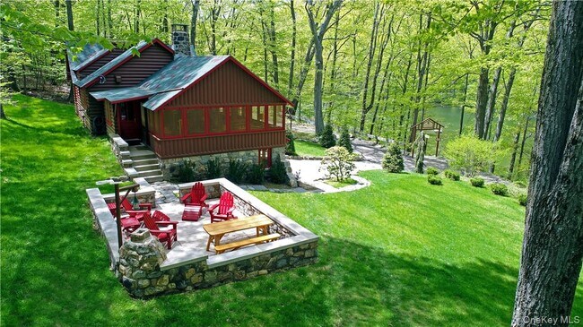 Building Photo - 77 Lake Dr