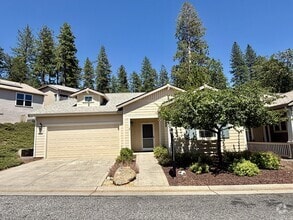Building Photo - 596 Eskaton Cir