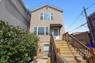 Building Photo - 1156 W 19th Pl