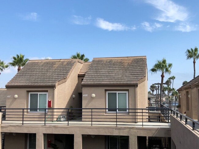 Foto del edificio - Ocean Views in this upgraded 1 bed, 1 bath...