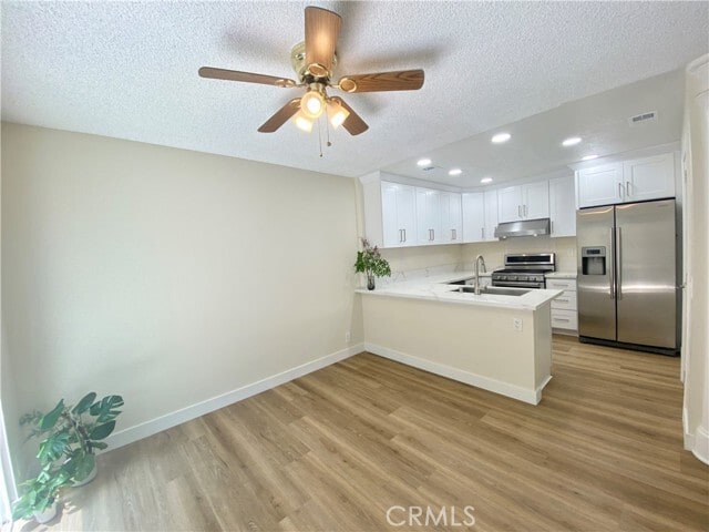 Building Photo - 3 Cll Del Rey