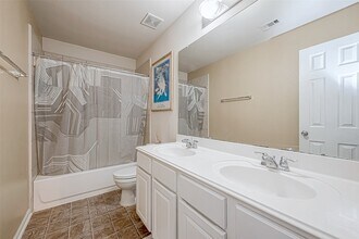Building Photo - 4815 Hackamore Brook Ct
