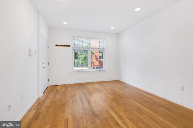Foto del edificio - 2309 E Oakdale St