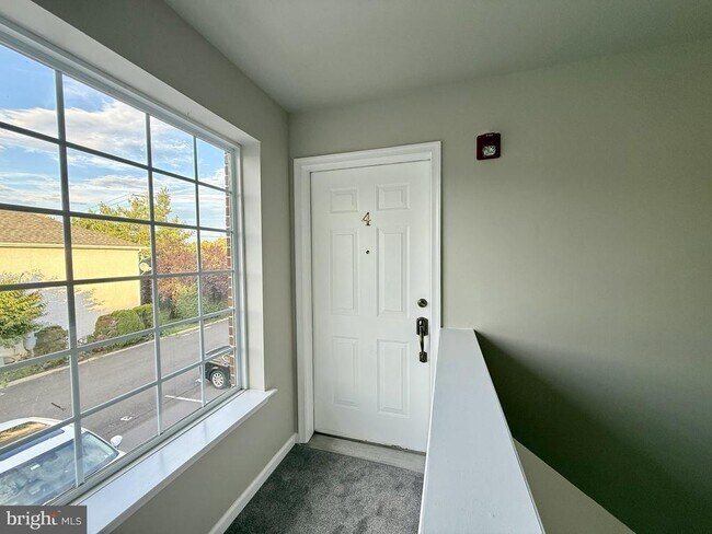 Foto del edificio - 9228 Blue Grass Rd