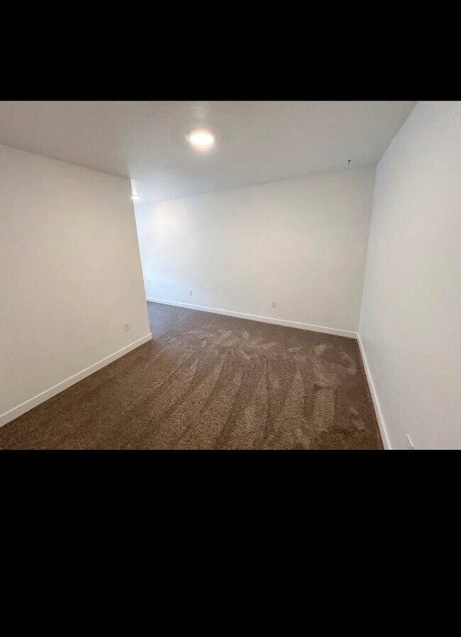 Foto del edificio - 913 E Flotsam Wy