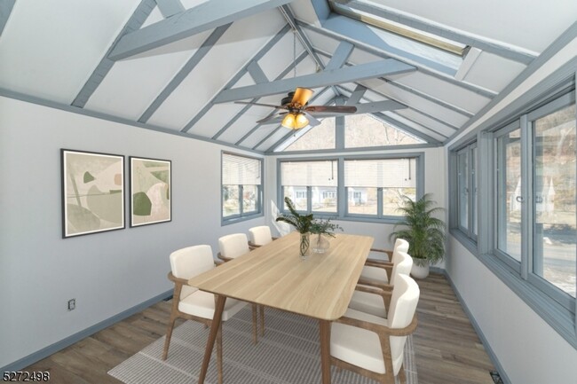 Foto del edificio - 280 W Shore Trail