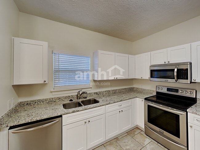Building Photo - 3470 Esquire Dr