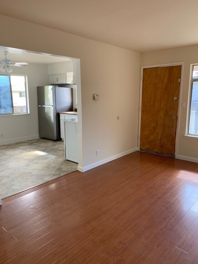 Foto principal - 1117 Oakmont Dr