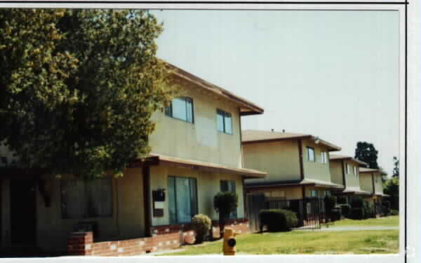 Building Photo - 16713 Holly Dr