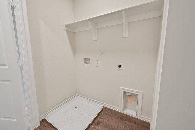 Building Photo - 322 Tall Cedar Wy