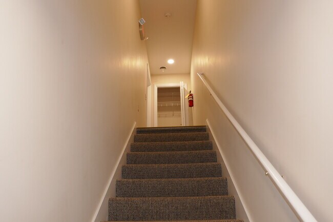 Foto del edificio - 33 Rudd Farm Dr