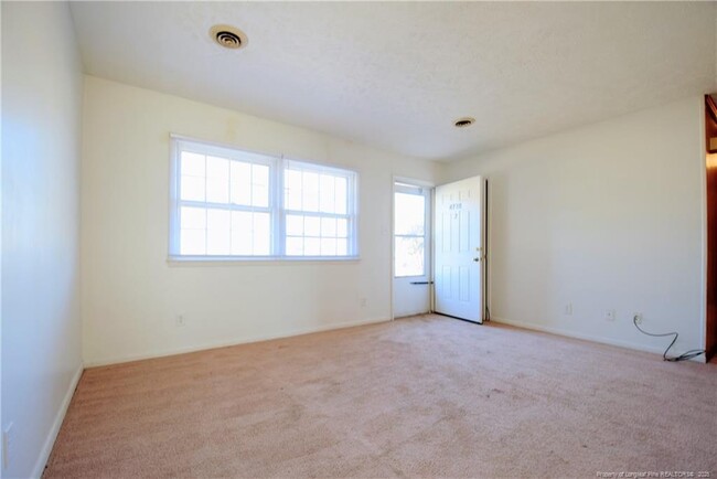 Foto del edificio - 4738 Rosehill Rd