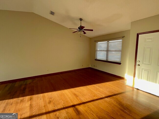 Building Photo - 154 Green Acre Cir N