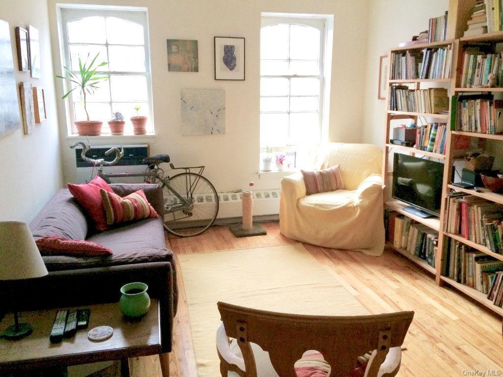 Foto principal - 1555 2nd Ave
