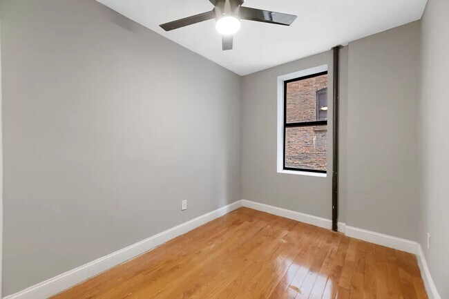 Foto del edificio - 48 Saint Nicholas Place