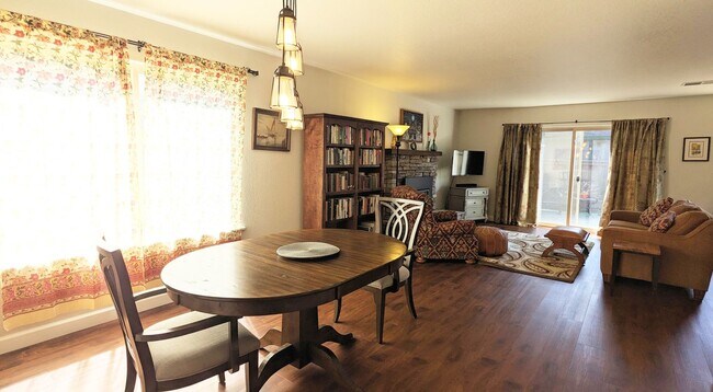 Foto del edificio - Quiet Peaceful Furnished 3/1.5 Condo, some...