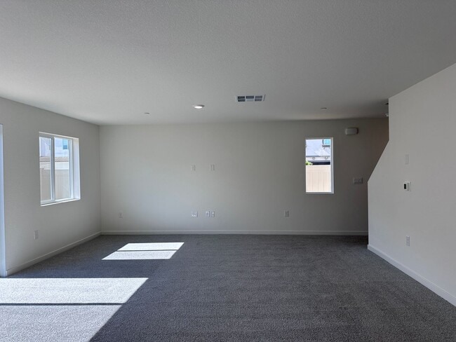 Building Photo - Beautiful 2024 Built 3 bed 2 bath!