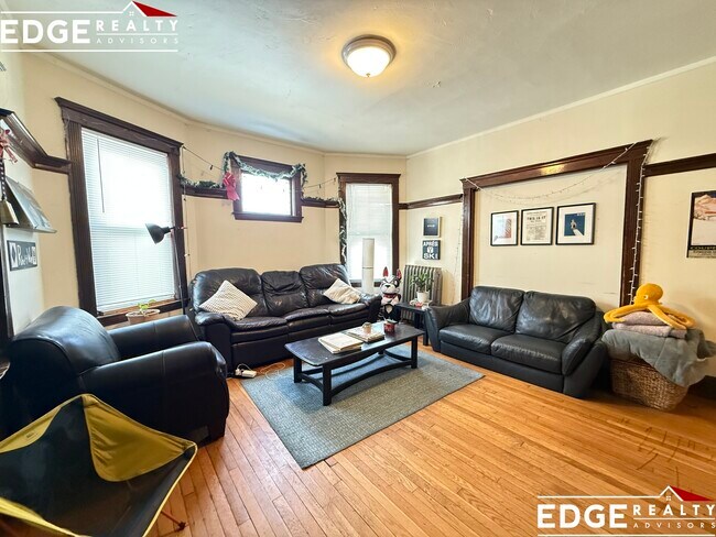 Building Photo - 46 Gardner St