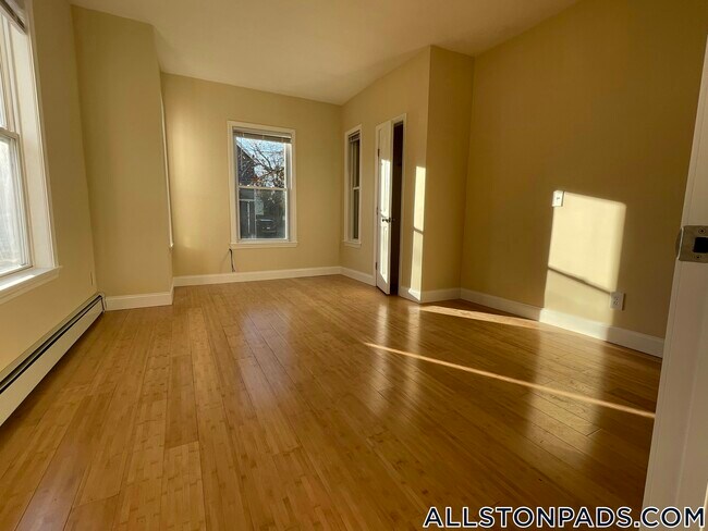 Building Photo - 34 Pratt St