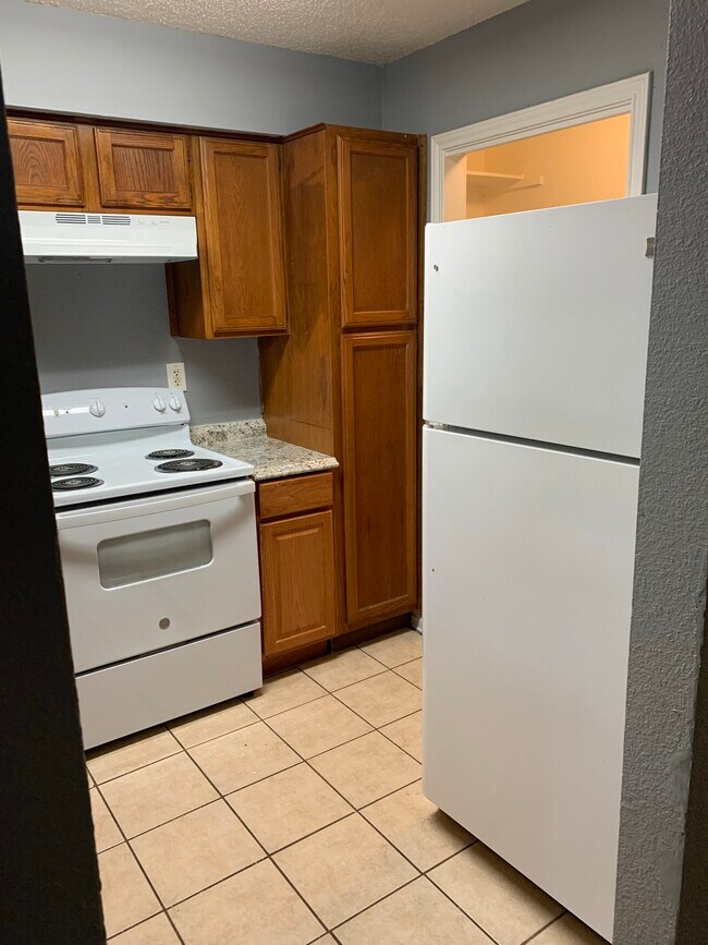 Kitchen - 808 Jefferson Ave