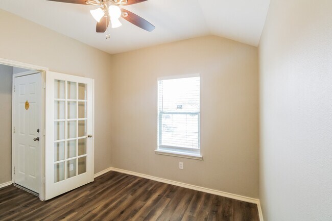 Building Photo - 3519 Apache Meadows Drive