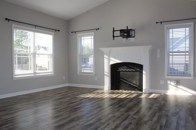 Foto del edificio - 228 Planters Ridge Dr