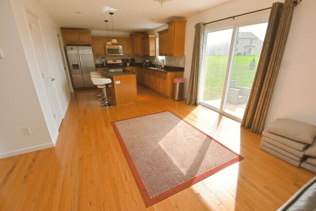 Foto del edificio - Short or long term Executive 4 bedroom 2.5...