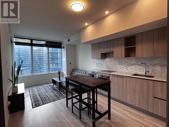 Photo du bâtiment - 19 Bathurst St