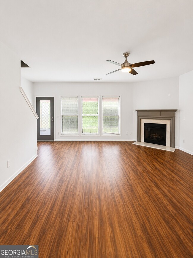 Building Photo - 4922 Sherwood Way