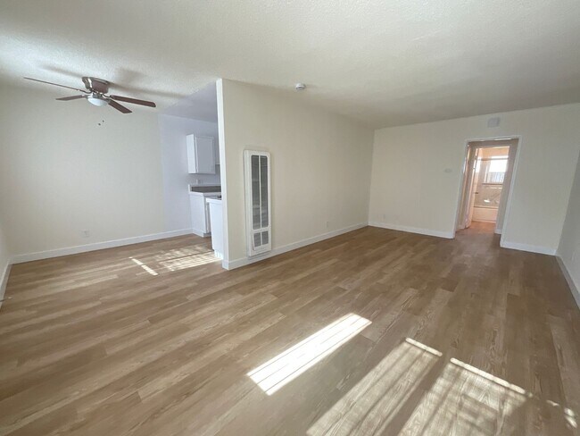Foto del edificio - 630 N Anna Dr