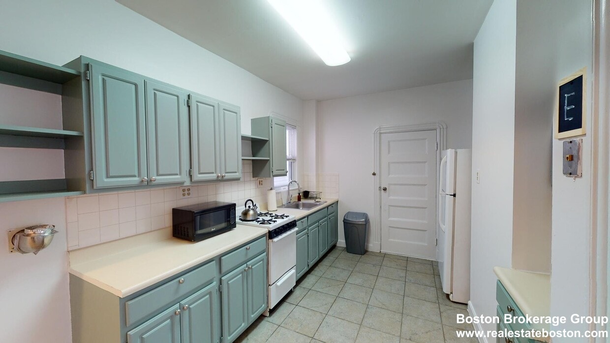 789 Columbia Rd Unit 2, Boston, MA 02125 789 Columbia Rd Boston, MA