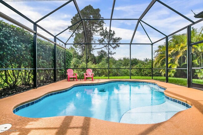 Foto del edificio - 4-bedroom, 2-bathroom pool home for rent.