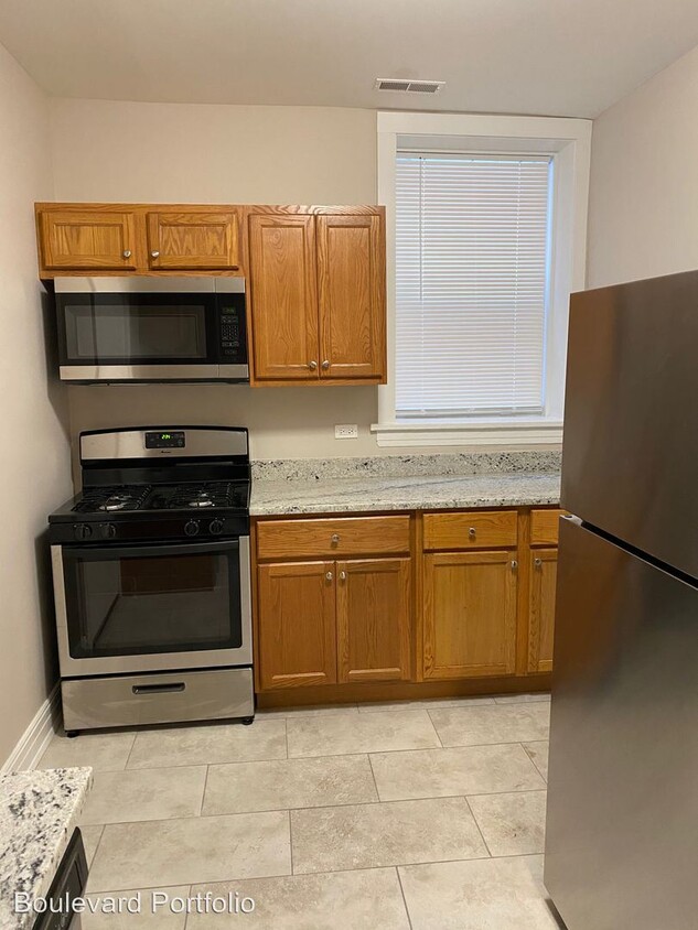 Foto principal - 3225 W Division St