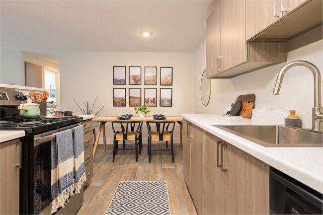 Building Photo - Brookside 112