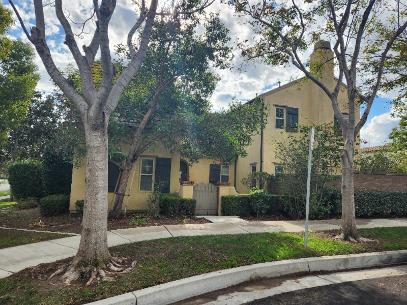 Primary Photo - 3076 S Edenglen Ave
