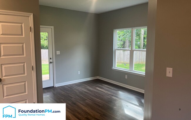 Foto del edificio - 9340 Charly Hill Ln