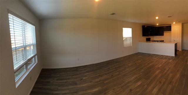 Building Photo - 700 Dashwood Dr