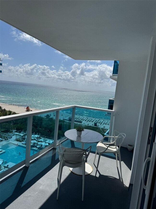 Building Photo - 2301 Collins Ave