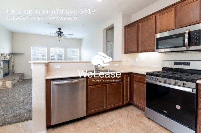 Foto del edificio - Beautiful 2 Bed, 2 Bath, 2 Car Garage Cond...