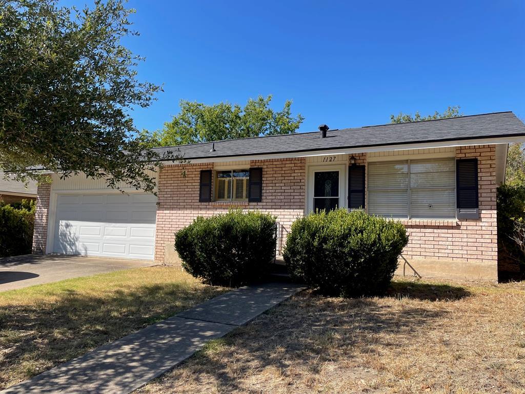 Foto principal - 1127 Lake Dr