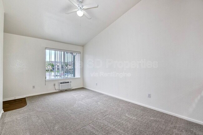 Foto del edificio - 9430 Winter Gdns Blvd