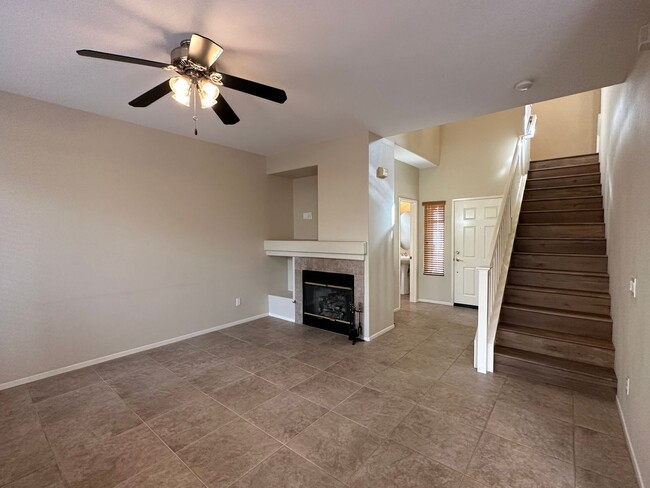 Building Photo - Eastlake - Modern 3bd/2.5ba Single Family ...