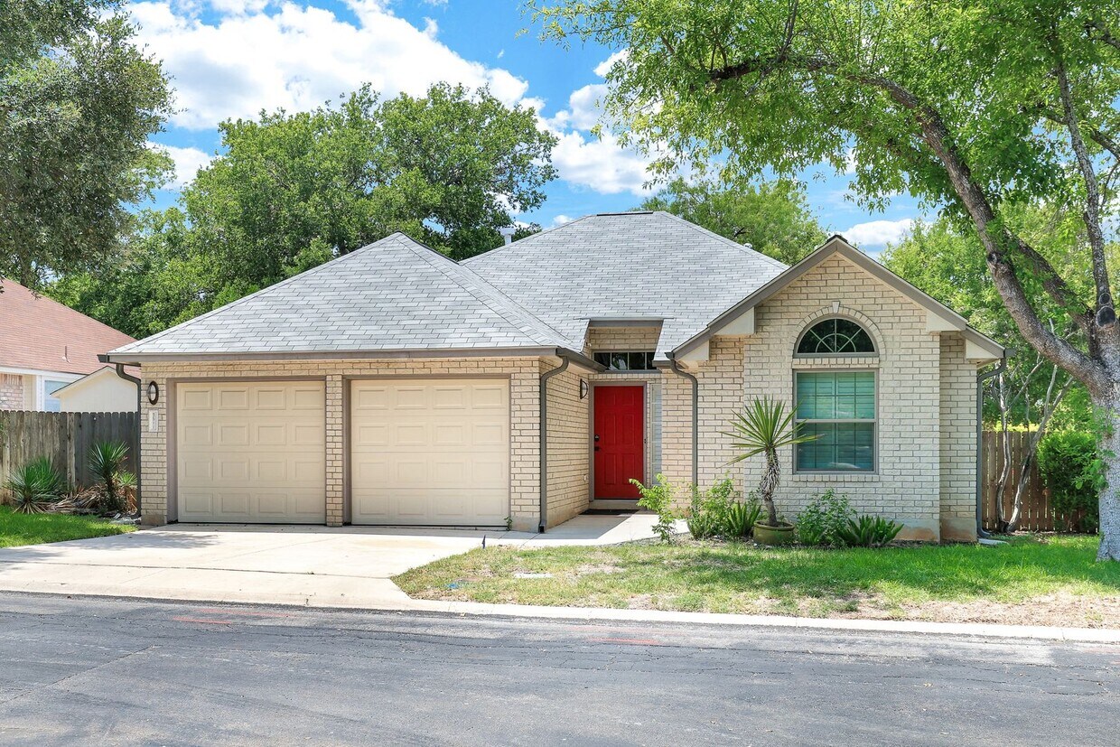 Serene Oasis: Stunning Backyard and Prime ... - Serene Oasis: Stunning Backyard and Prime ...