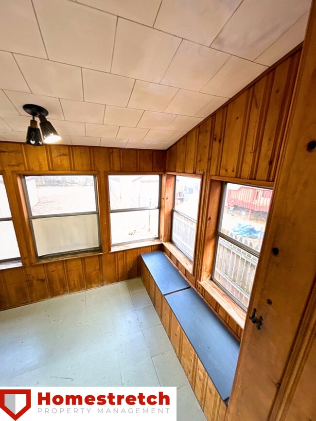 Building Photo - 10055 Diamond Dr