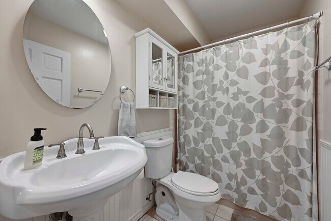 Foto del edificio - 9209 Rock Way Dr