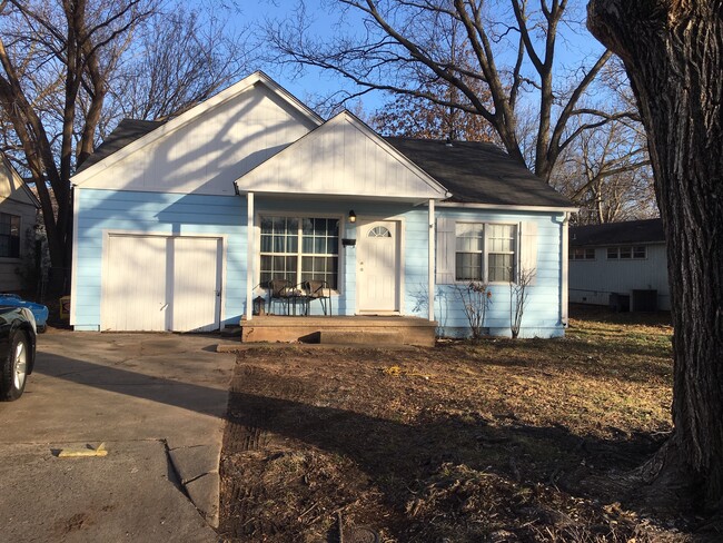 Building Photo - 121 S Monticello Dr