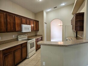Building Photo - 21 Raintree Cir