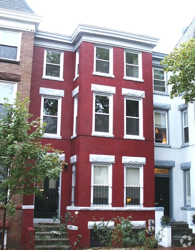Andre Rowe 10-10-07 - 1776 Willard St NW