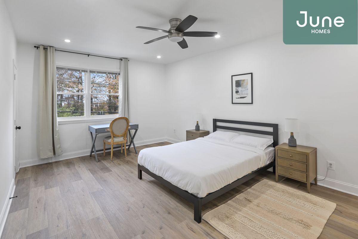 Primary Photo - ROOM ONLY in 5-bed/3.5-bath Home